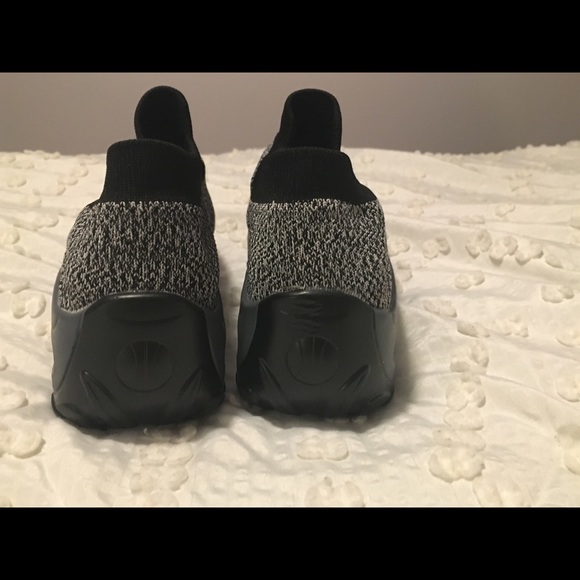 Black and Grey Shoes - Picture 3 of 6